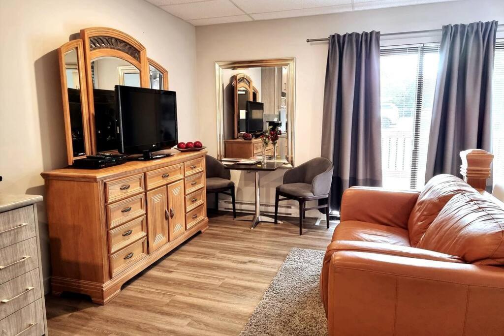 Cozy Spacious 1-Bdr Studio #8. Free Parking 가티노 외부 사진